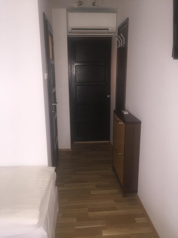 Magyar Golf Club Hotel Kisoroszi Buitenkant foto